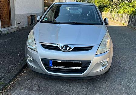 Hyundai i20 1.4 Comfort tüv, inpektion, reifen neu