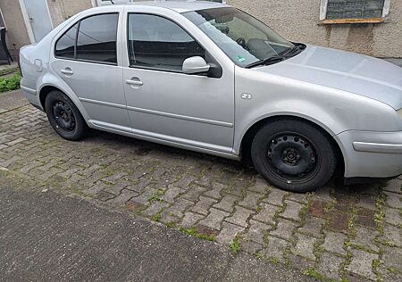 VW Bora Volkswagen 2.3 V5 Highline