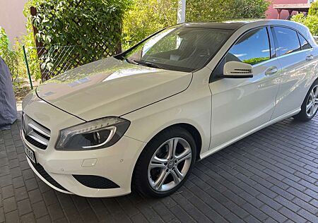 Mercedes-Benz A 180 (BlueEFFICIENCY) 7G-DCT Urban