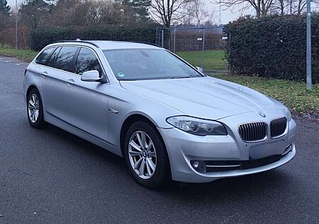 BMW 525d 525 xDrive Touring Sport-Automatik