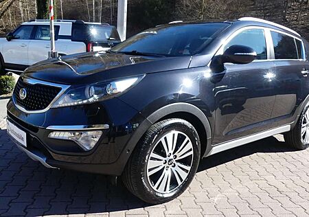 Kia Sportage 2.0*4WD*Aut.*Klima*SHZ*Xenon*Kam*Pano