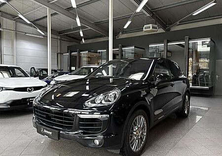 Porsche Cayenne Diesel ACC Navi R.Cam AHK Luft Standheizung