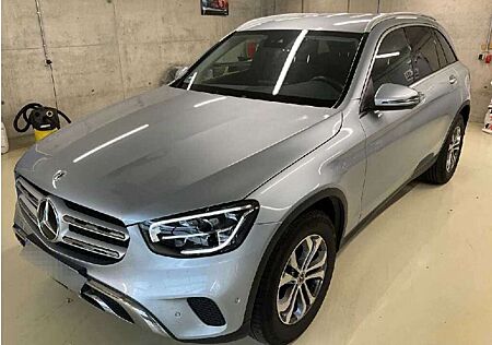 Mercedes-Benz GLC 220 d 4Mat 9G LED/VIRTU/ACC/MEMO/SHZ/RFK/8Fa