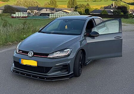 VW Golf GTI Volkswagen TCR 2.0 TSI OPF DSG