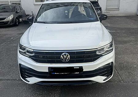 VW Tiguan Volkswagen 2.0 TSI OPF DSG 4 Motion R-Line Black Style