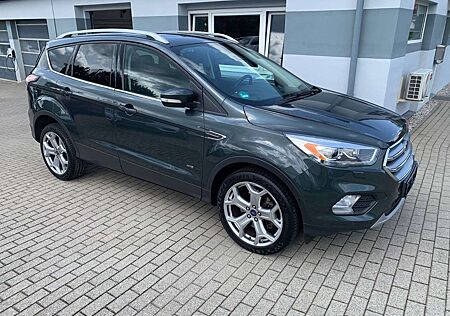 Ford Kuga Titanium 2,0 TDCi Aut. Leder Xenon Pano ACC