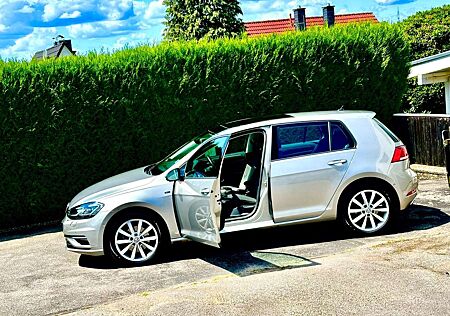 VW Golf Volkswagen 2.0 TDI SCR So Modell Navi NP37000€Schiebed