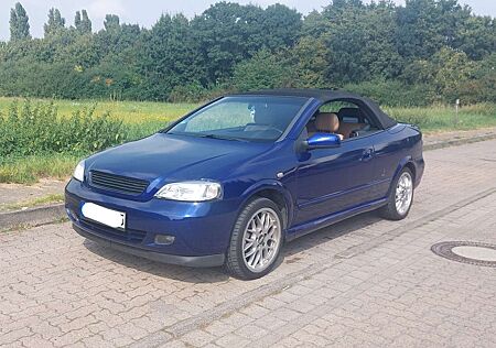 Opel Astra 2.2 16V Coupe