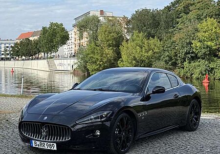 Maserati GranTurismo S Automatik, CarPlay, TÜV neu