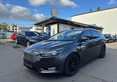 Ford Focus Titanium*Kamera*Sitzheizung*PDC V/H*Navi*AHK*