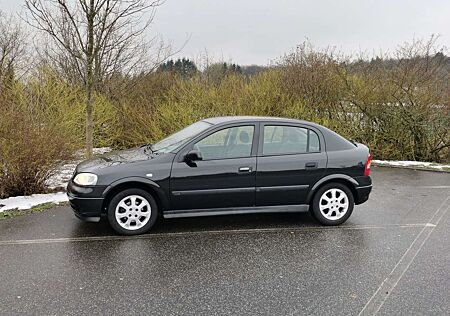 Opel Astra 1.6 Selection