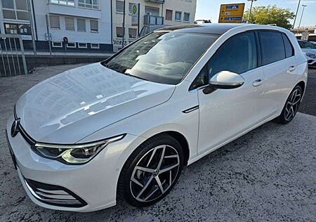 VW Golf Volkswagen VIII Lim. Style 1,5 eTSI KeyLess*HeadUp
