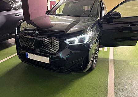 BMW iX1 xDrive30 M Sportpaket