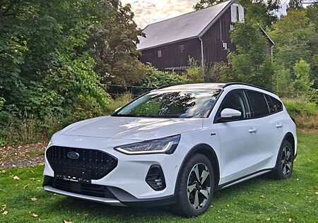 Ford Focus Active X PANODACH*AHK*NAVI*KAMERA*M+S*B&O*