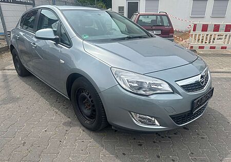 Opel Astra J. Edition