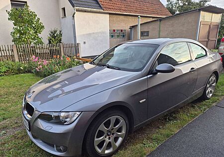 BMW 320i 320 Coupe
