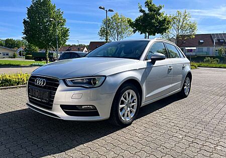 Audi A3 2,0TDI Sportback attraction*XENON-PLUS*STANDH