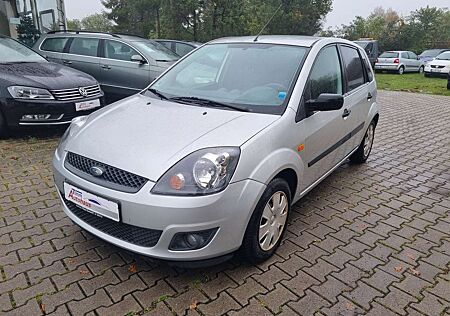 Ford Fiesta 1.3 Ambiente mit AHK