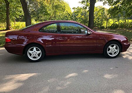 Mercedes-Benz CLK 320 Coupe Avantgarde