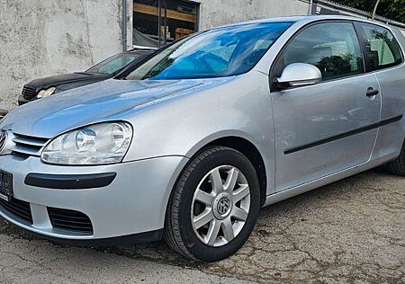 VW Golf Volkswagen V Lim. Trendline 1.4 75 PS Kima