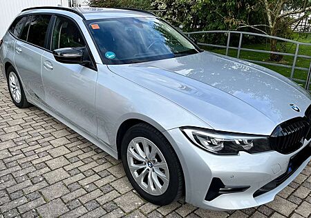 BMW 320 AHK SHZ 8-fach VOLLDIGITAL 3-Zonen Klim.Aut.