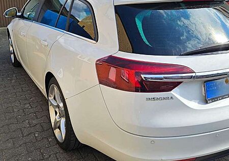 Opel Insignia Sports Tourer Diesel 2.0 CDTI Sports Tour