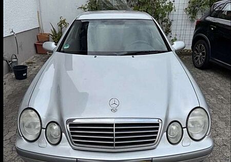 Mercedes-Benz CLK 320 sport aus 1 rentnerhand tüv neu