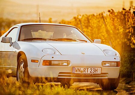 Porsche 928 S4