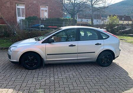 Ford Focus 1.6 16V Ambiente