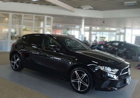Mercedes-Benz A 180 Sport; MBUX/ LED/ KAM/ Night-Paket/ GJR