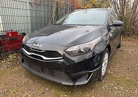 Kia XCeed Ceed SW / cee'd SW Ceed SW 1.5 T-GDI 140 PS DCT Vision *AKTION WKR*