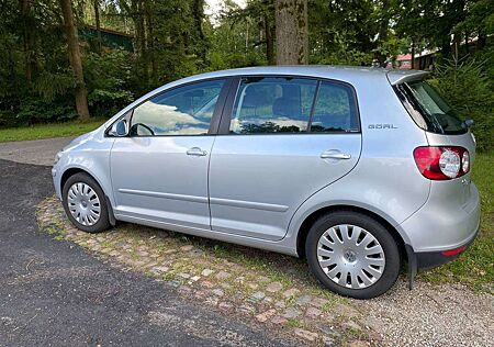 VW Golf Plus Volkswagen 1.6 5 Gange Neue TÜV bis 2/2026.