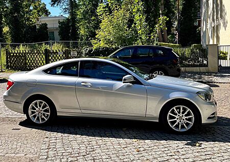 Mercedes-Benz C 250 Coupe (BlueEFFICIENCY) 7G-TRONIC