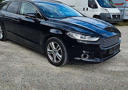 Ford Mondeo Turnier Titanium,Pano,Sound,12-fach,ZRneu