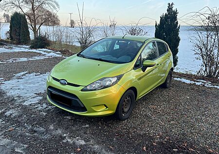 Ford Fiesta zuverlässig, grün, neuer TÜV