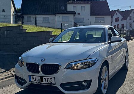 BMW 220 i Coupé Sport Line