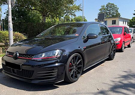 VW Golf GTI Volkswagen