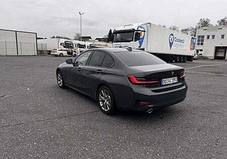 BMW 330e 330 Sport Line