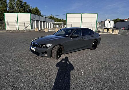 BMW 330e 330 Sport Line