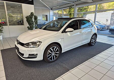VW Golf Volkswagen VII Lim. Cup BMT*NAVI*PANO*STANDHZ*AHK*SHZ*