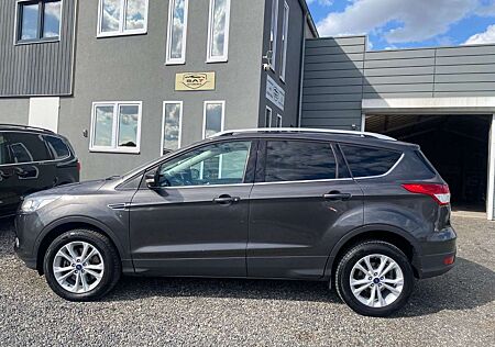 Ford Kuga Titanium*2.HD*TüvNeu*AHK*Klimaaut.*SHZ*
