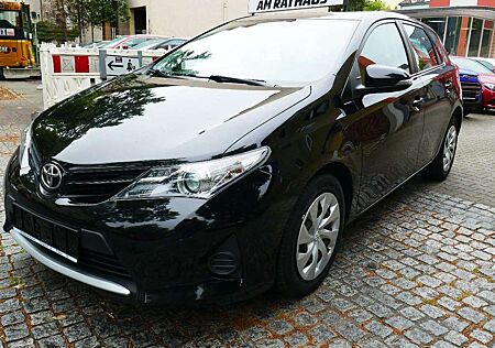 Toyota Auris Cool