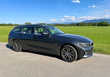 BMW 330e 330 Touring xDrive Aut.Luxury Line