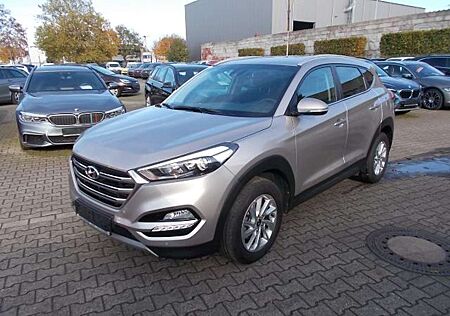 Hyundai Tucson Intro Ed., Navi, SHZ, PDC, zus.WR