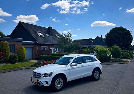 Mercedes-Benz GLC 220 d 4Matic Luftfahrwerk HEAD-UP AHK KEYLESS