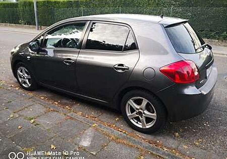 Toyota Auris 2.2 D-4D D-CAT