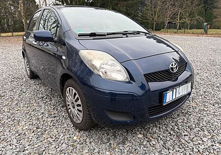 Toyota Yaris Cool 1 Hand Scheckheft TÜV 01/2028 Service Neu