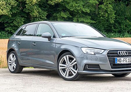Audi A3 30 TDI Design + Schiebedach + 18” Felgen + STHZ