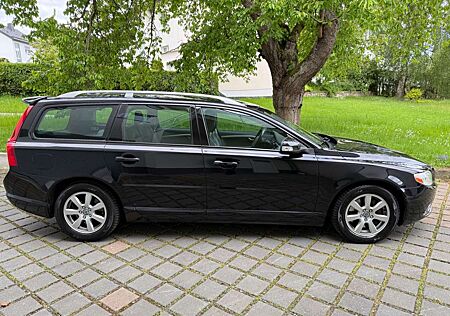 Volvo V70 Kombi Edition R-Design Top!