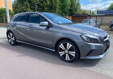 Mercedes-Benz A 250 Allrad, 67964km, Navi, Tempomat, Leder